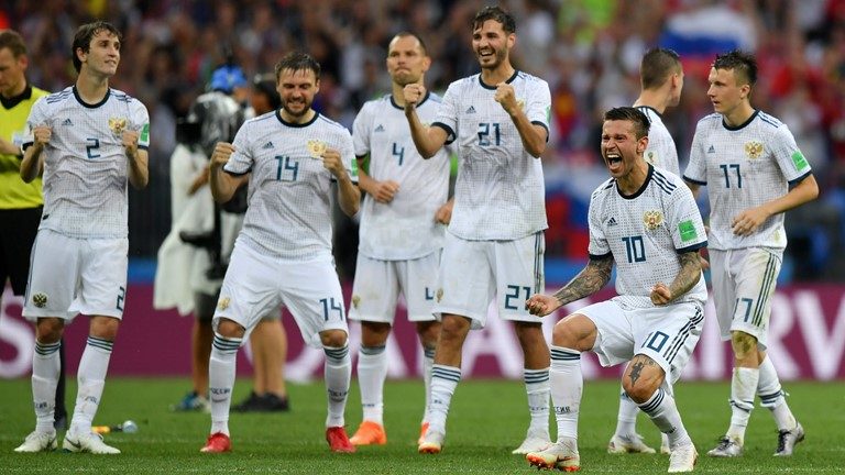 ΙΣΠΑΝΙΑ-ΡΩΣΊΑ ΦΈΡΤΕ ΜΟΥ ΤΑ ΚΟΛΛΥΡΙΑ…..