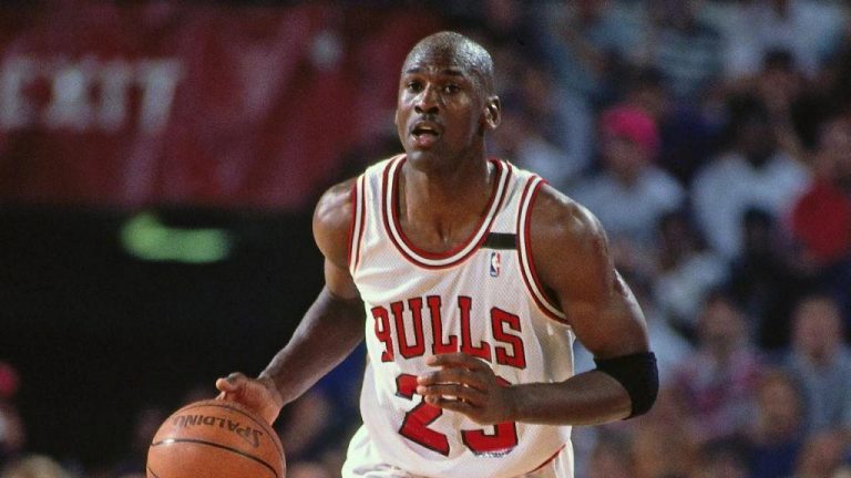 10 GIFs του Τζόρνταν να ξεφτιλίζει κόσμο και κοσμάκη