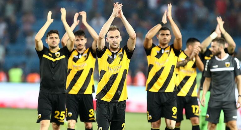 “ΕΦΥΓΕ” με το κεφάλι ”Ψηλά”  SERPICO