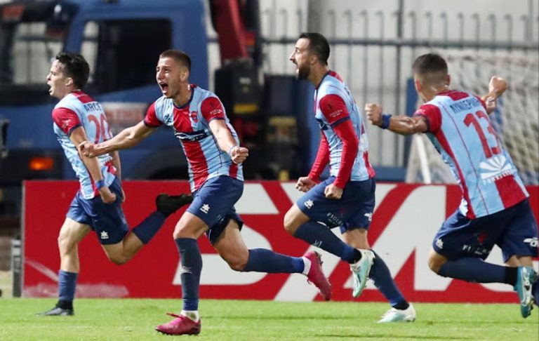 Ισοπαλία στην Πλατεία. ΣΩΤ ΒΑΖΕΛΟΣ