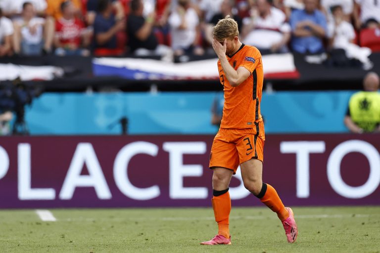 Τιμωρήθηκαν οι αδιόρθωτοι Ολλανδοί | Sons Of Football