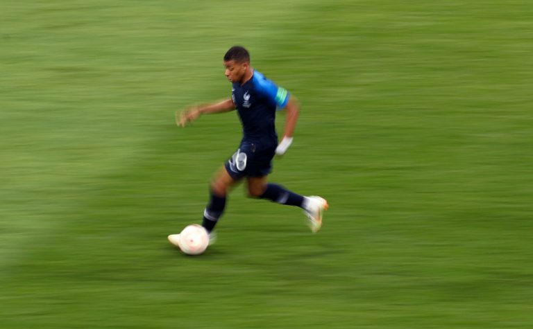 Πως ο Εμπαπέ εκθέτει τους αντιπάλους του | Sons Of Football