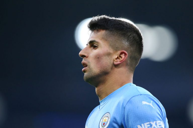 Ο Κανσέλο δείχνει τον δρόμο για το μπακ του μέλλοντος | ΠΟΛΙΤΗΣ